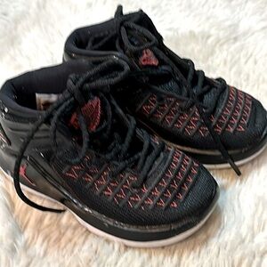 Nike Jumpman Jordan Retro 32 XXXII Toddler Boys Girls Size 7 C Black Red